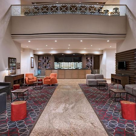 加莱里亚斯蒙特雷喜来登酒店 外观 照片 The lobby of the hotel