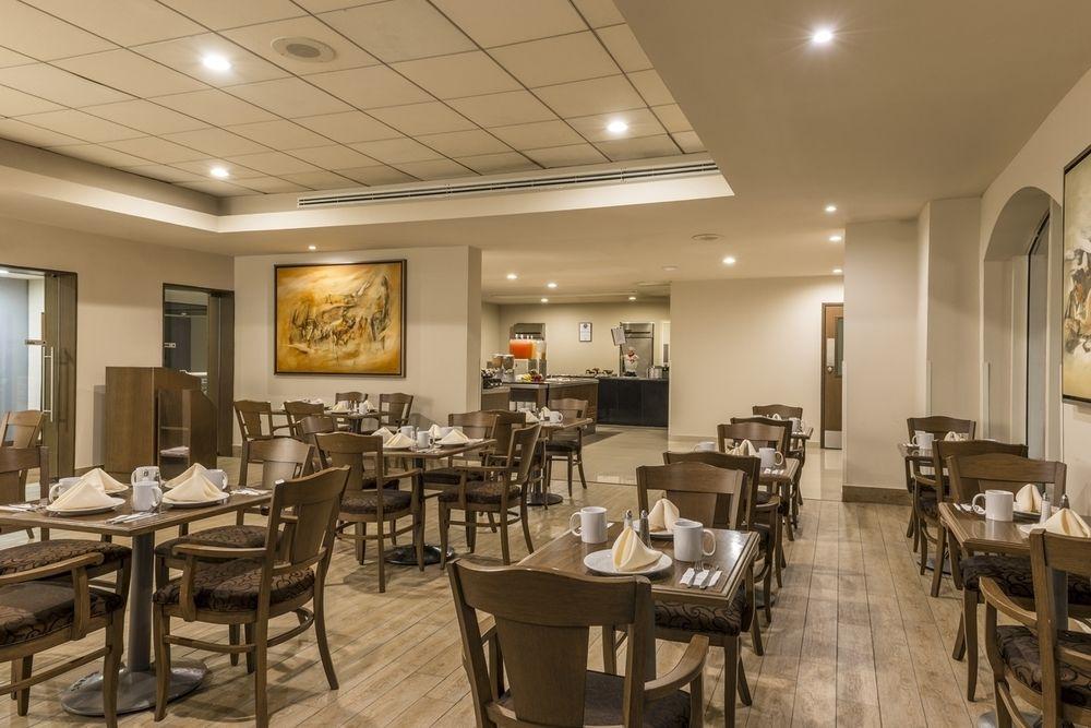 加莱里亚斯蒙特雷喜来登酒店 外观 照片 The restaurant at the hotel