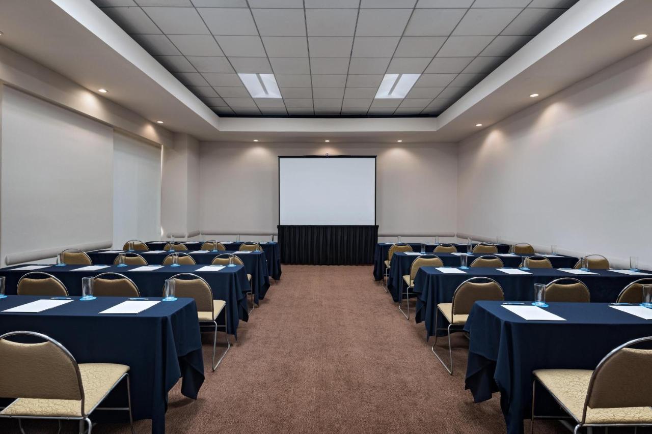加莱里亚斯蒙特雷喜来登酒店 外观 照片 A typical conference room