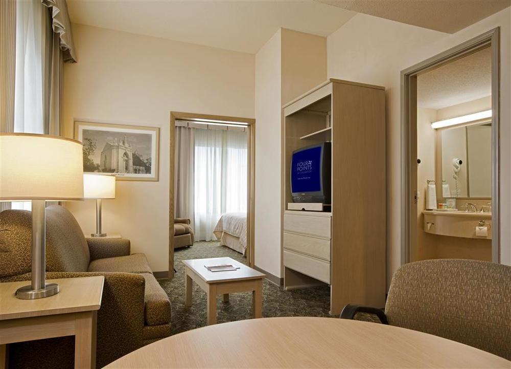 加莱里亚斯蒙特雷喜来登酒店 外观 照片 A typical suite at the Hilton Prague