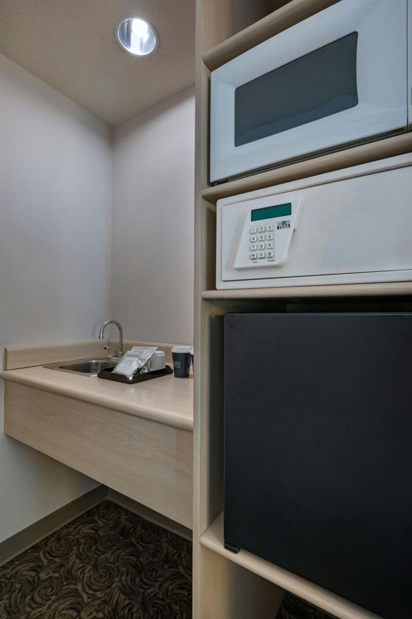 加莱里亚斯蒙特雷喜来登酒店 外观 照片 A safe in a hotel room